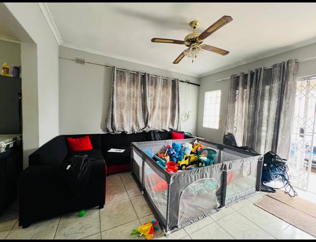 4 BEDROOM HOUSE FOR SALE IN HILLGROVE
